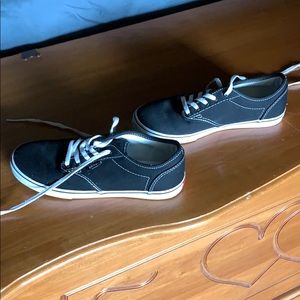 Vans tennis shoes